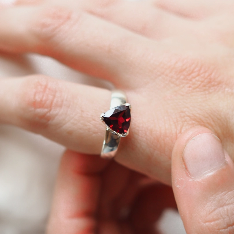 anello Granato 
